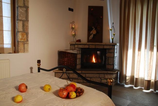 Guesthouse Petrino Pezoúla Buitenkant foto